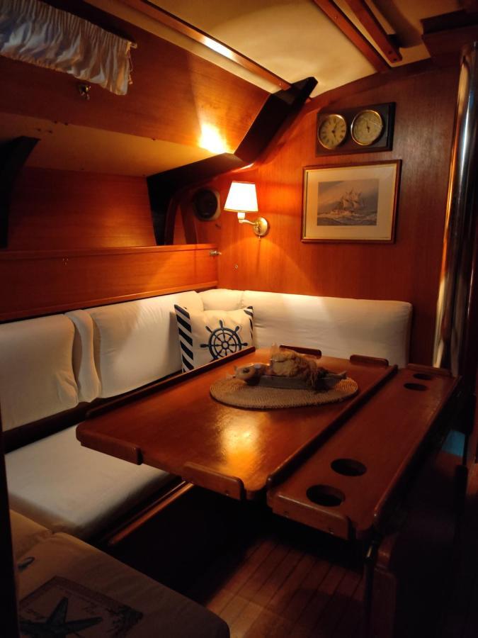 Dormire In Barca A Vela Maratea Eksteriør billede
